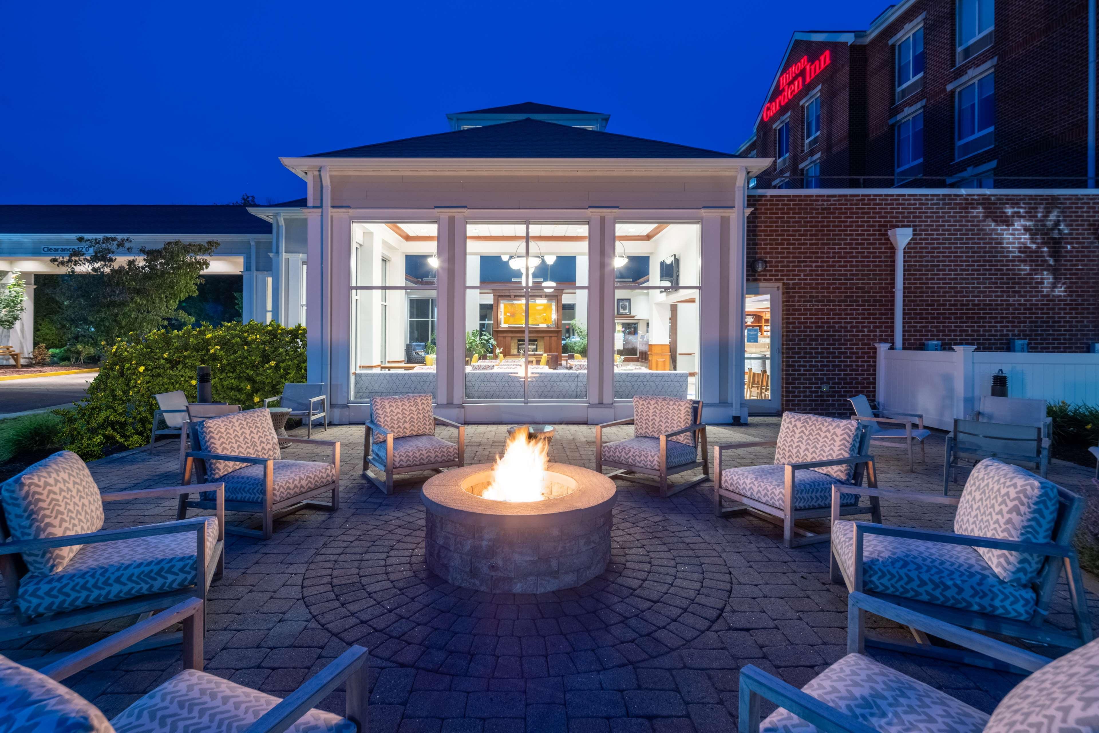 Hilton Garden Inn Mystic/Groton Buitenkant foto